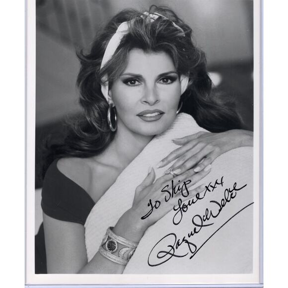 RAQUEL WELCH Actor Singer Signed Autographed Torch Song 1993 Press Photo - Picture 1 of 1